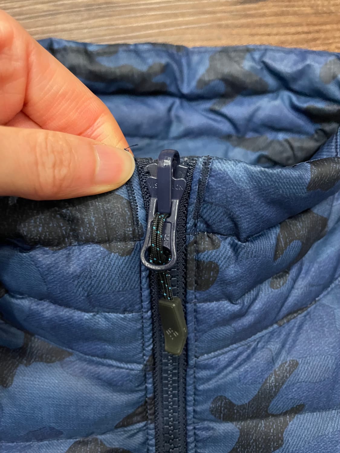 컬럼비아 카모 다운 패딩 자켓 블루 상품이미지5