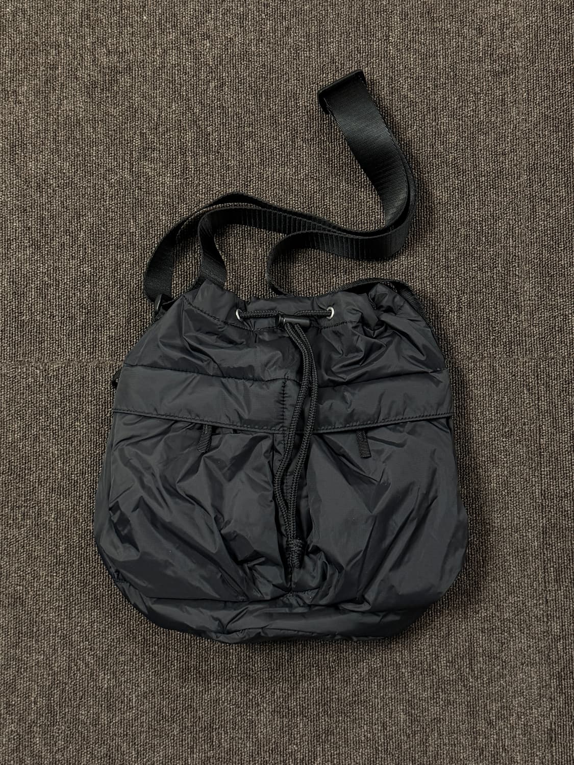 무지(MUJI) 발수 패딩 버킷백 (정가 59,900 / 1회 착용)  상품이미지1