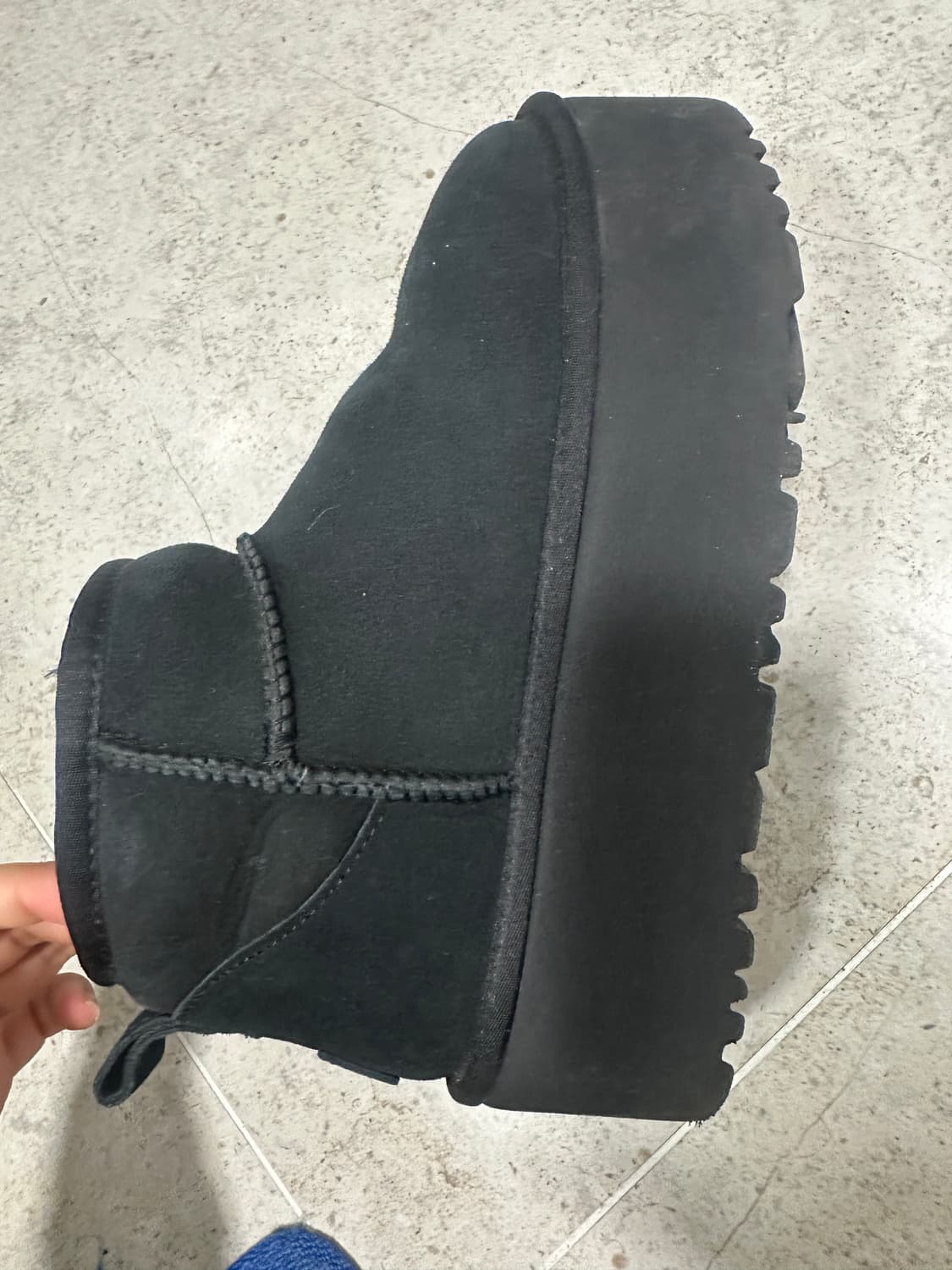 어그 울트라 미니 블랙 240 상품이미지4