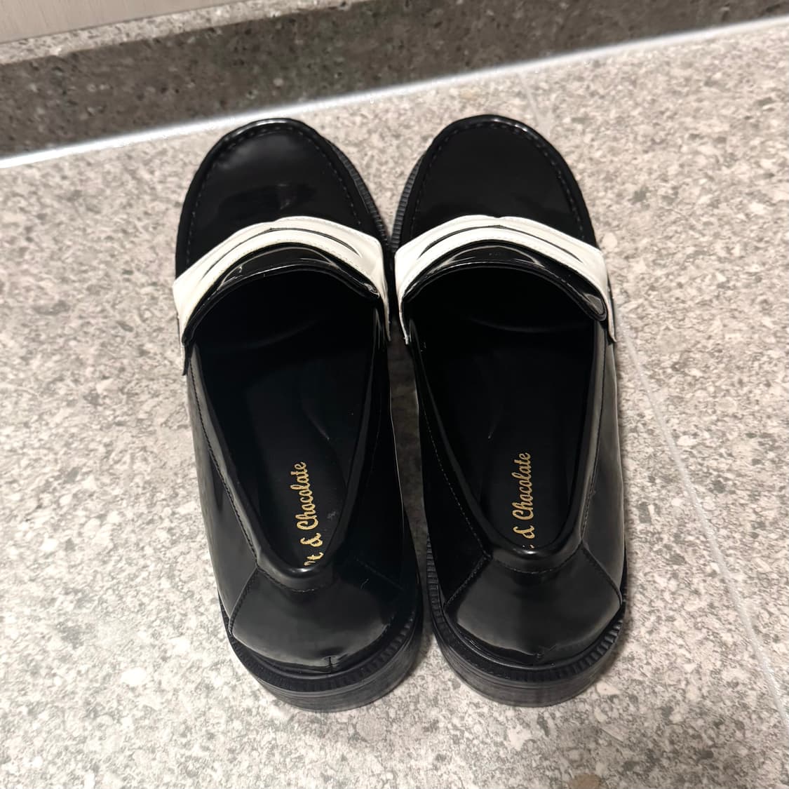 [새상품] 솔트앤초콜릿 투톤 로퍼 240 상품이미지2