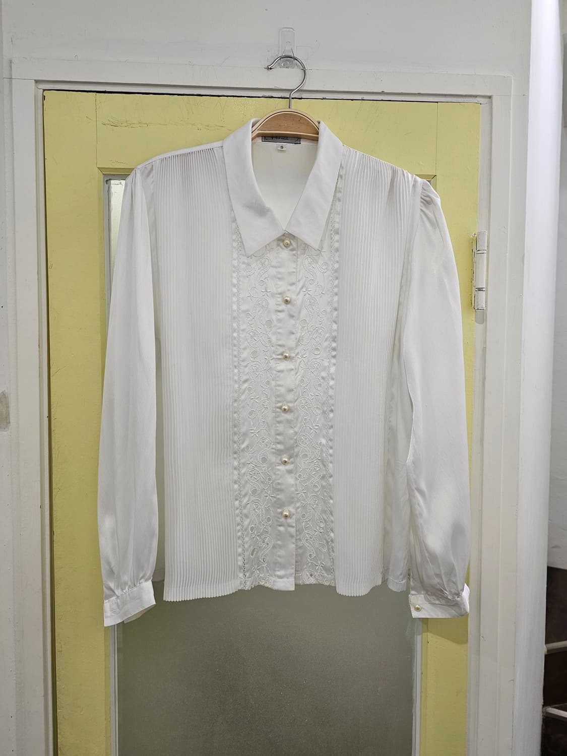 화이트 펀칭레이스 블라우스 상품이미지1