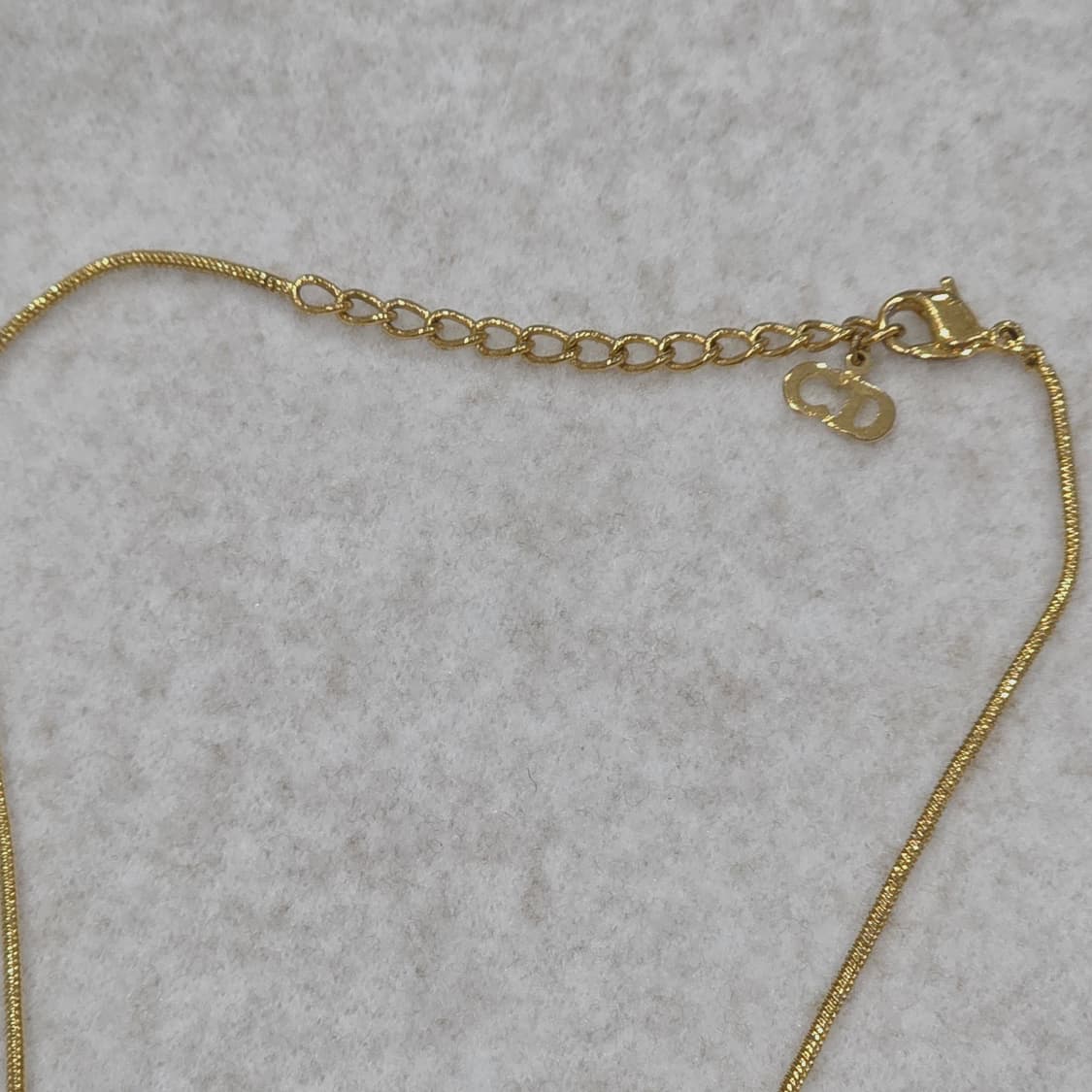 디올 금장 cd로고 큐브 목걸이(남녀공용) 상품이미지3