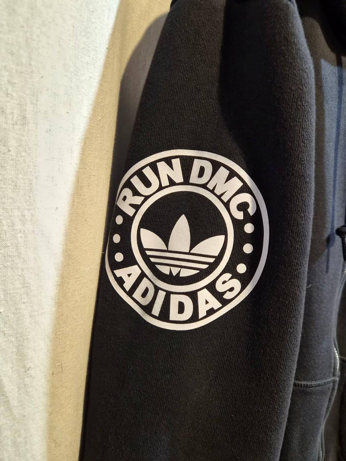아디다스 런 디엠씨 한정판 후드 집업 상품이미지3