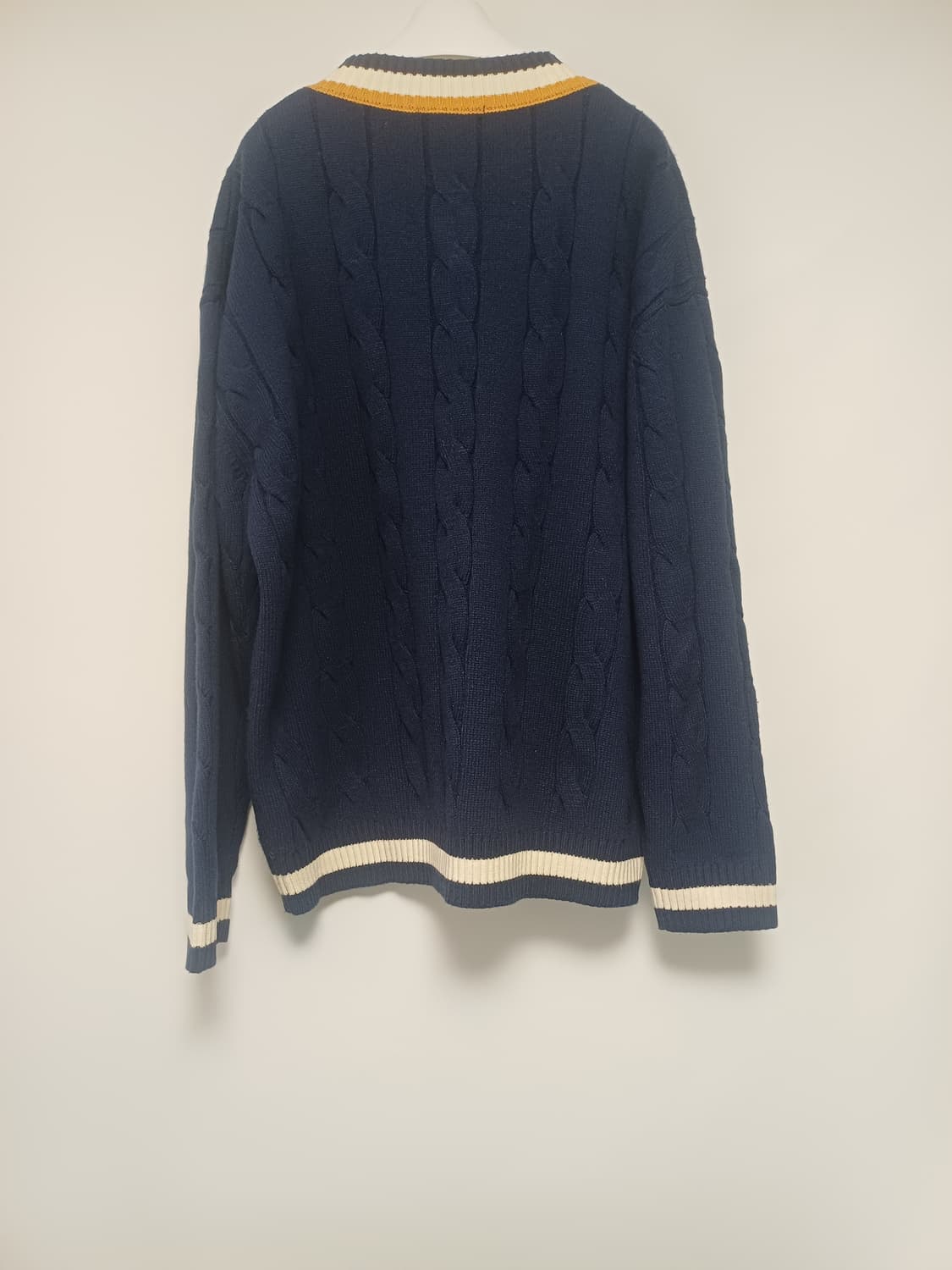 [L] 마크곤잘레스 엔젤 로고 케이블 V넥 니트 (네이비) 상품이미지2