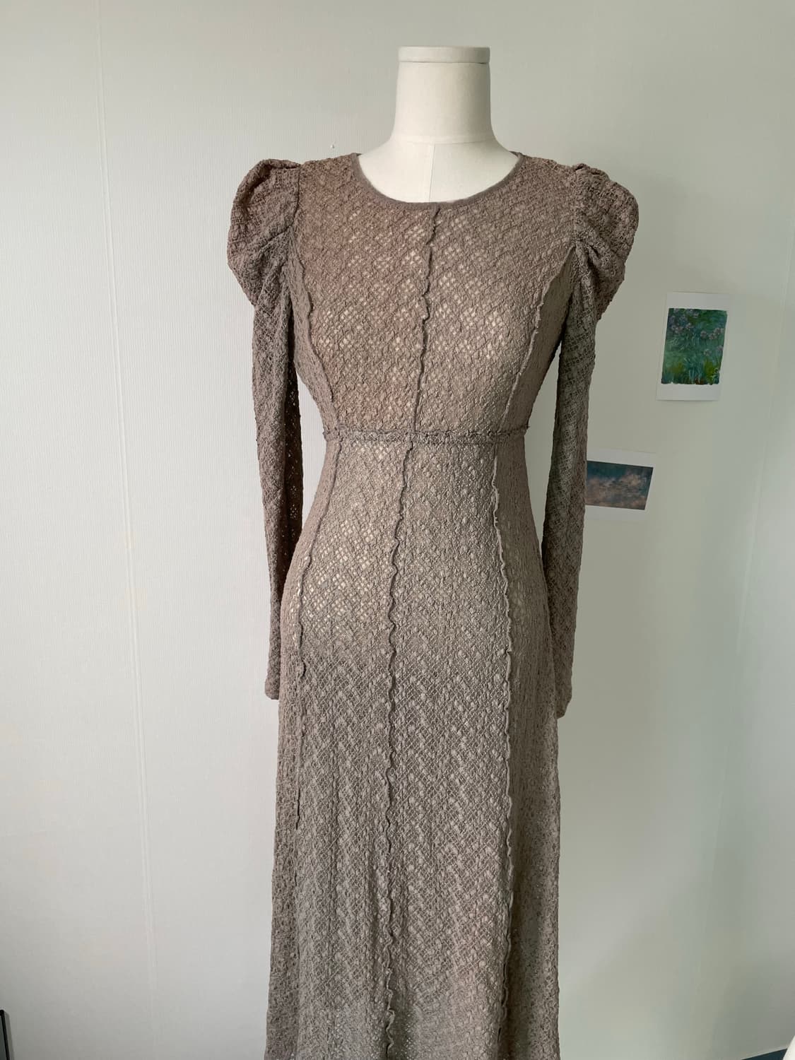 Tone-down beige long lace dres 상품이미지3