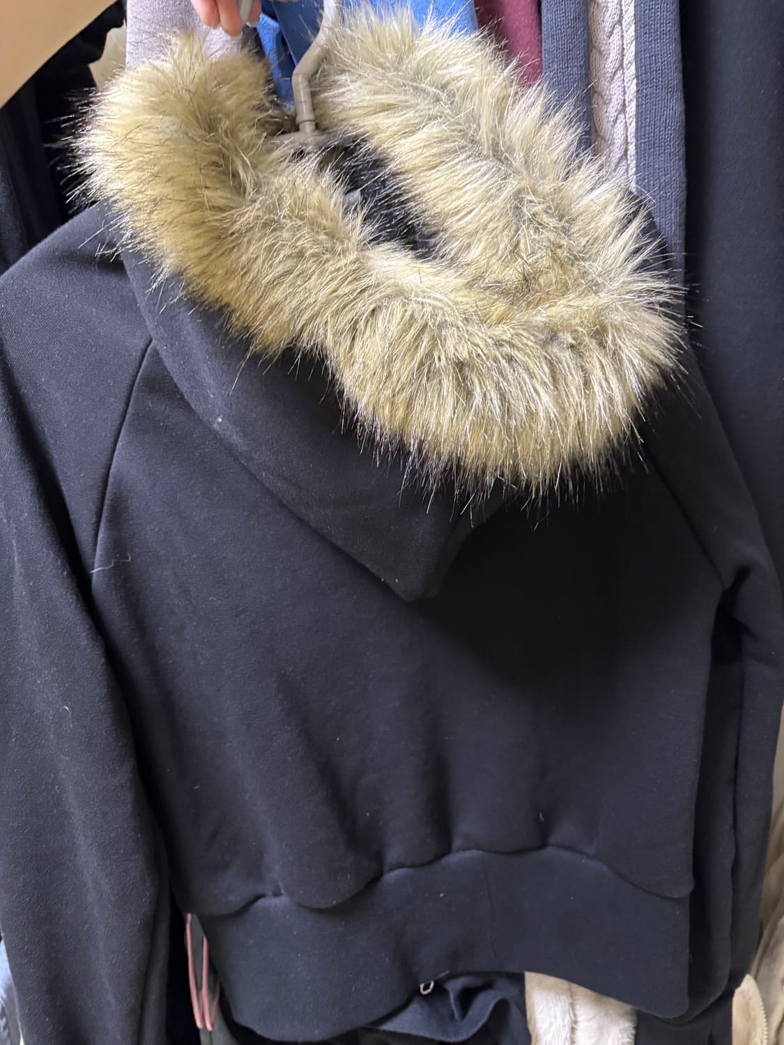 팬시클럽 루스리스 퍼 후드집업 (BLACK) F25ZA005 상품이미지3