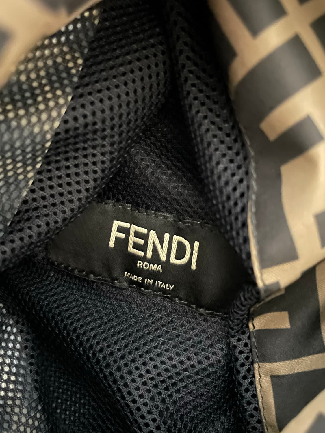 펜디 리버서블 바람막이 56(105) 상품이미지2