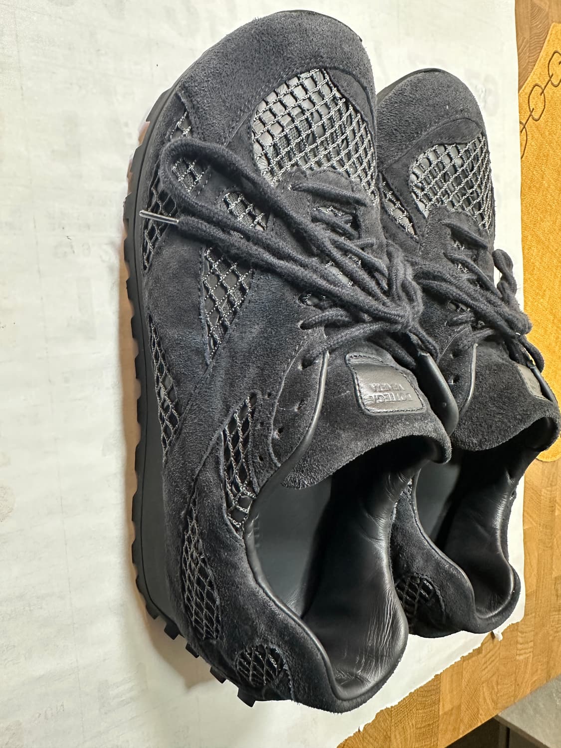 보테가베네타 오르빗스니커즈 블랙 스웨이드 45사이즈 290 판매합니다 상품이미지3