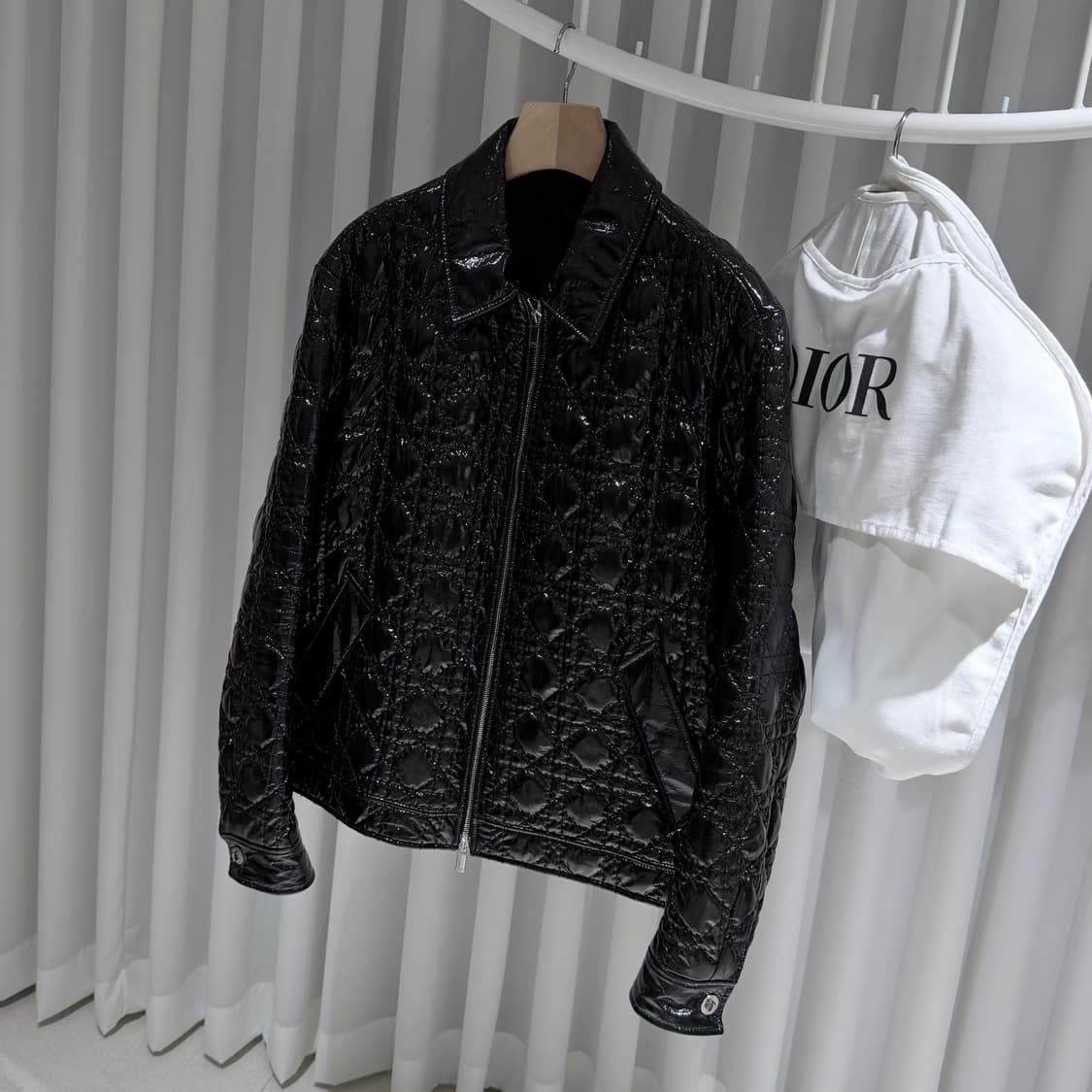 (A+/54) / 디올 까나쥬 경량 패딩 자켓 블랙 상품이미지2
