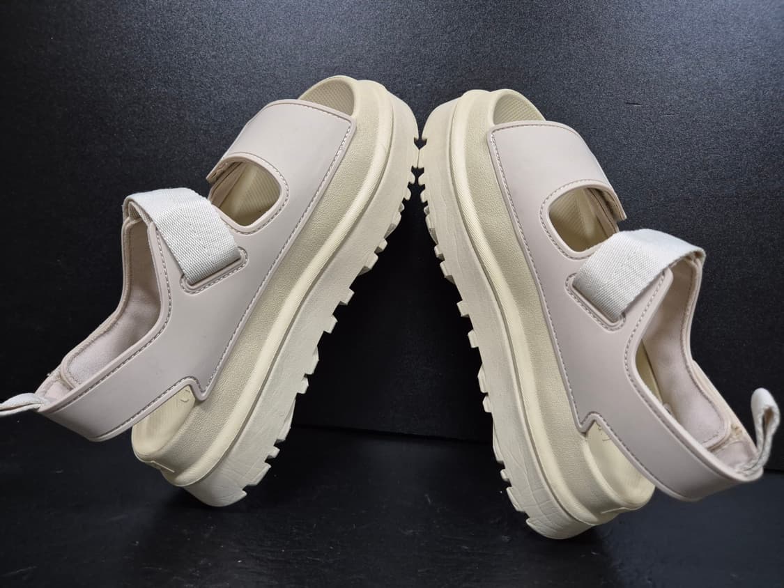 어그 골든글로우 샌들 240 상품이미지5