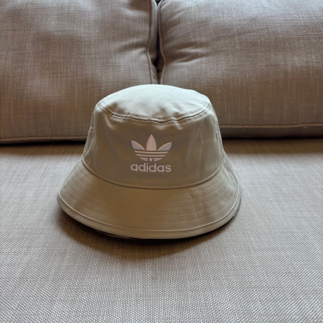 아디다스 버킷햇 모자 베이지 상품이미지1