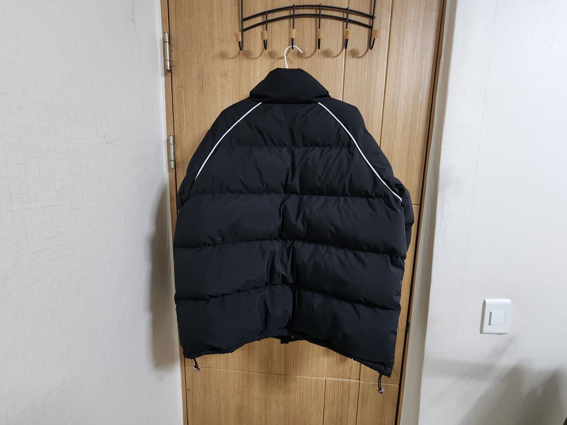 (L)FCMM 클럽 팀 파이핑 숏 패딩 점퍼  블랙 상품이미지3