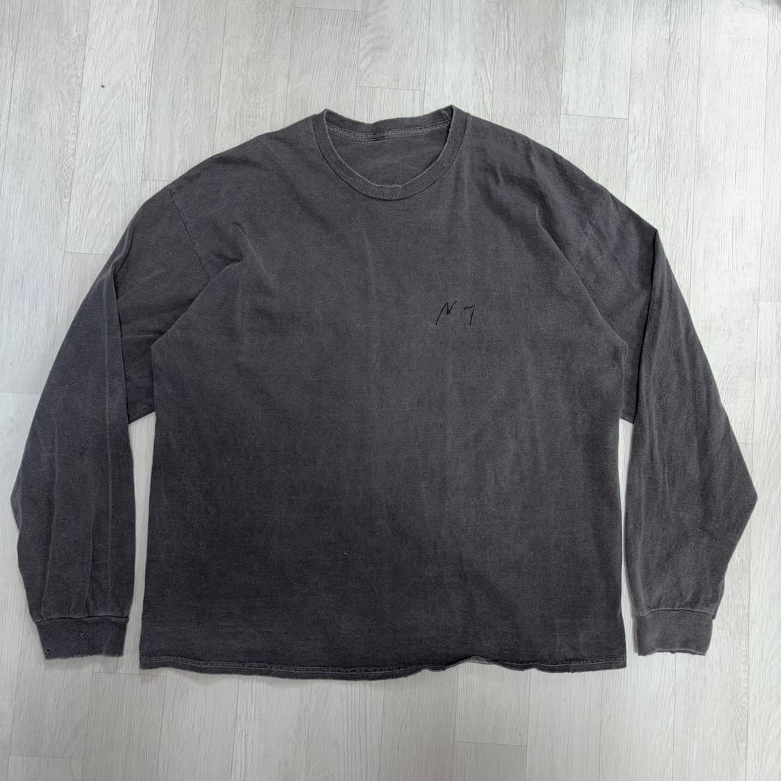 안셀름 Ancellm EMBROIDERY DYED LS T-SHIRT 상품이미지1