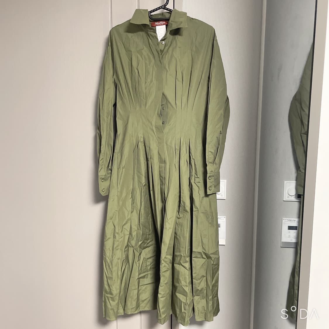 막스마라 셔츠형 플리츠 롱 원피스 카키 상품이미지1