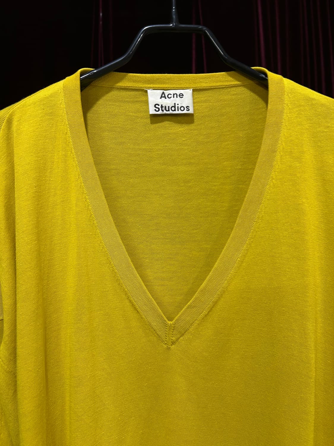 ACNE STUDIOS yellow v-neck knit 상품이미지1