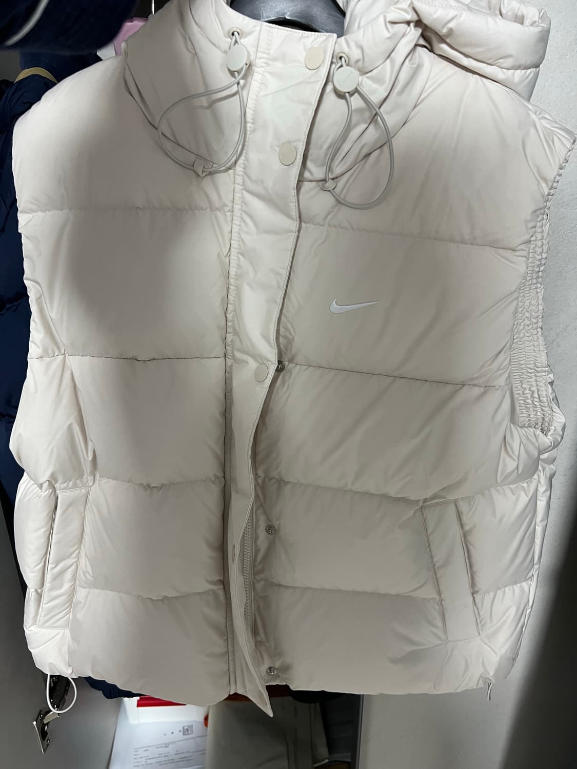 나이키 후드 패딩조끼 크림 상품이미지5