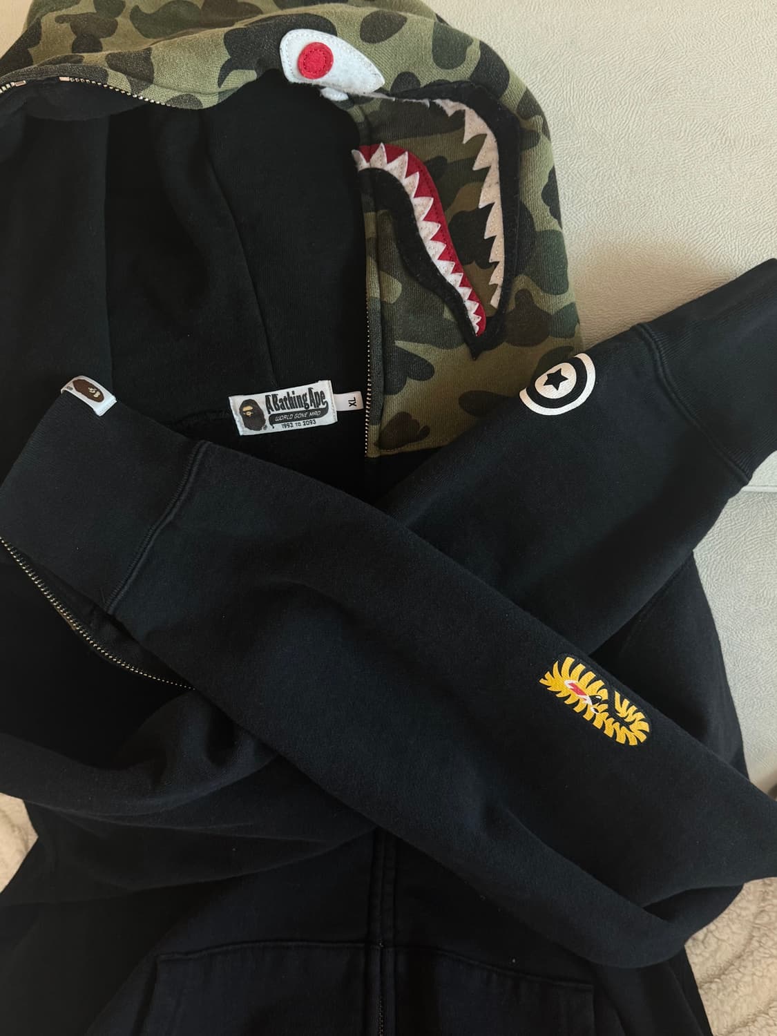 베이프 샤크 후드집업 상품이미지1