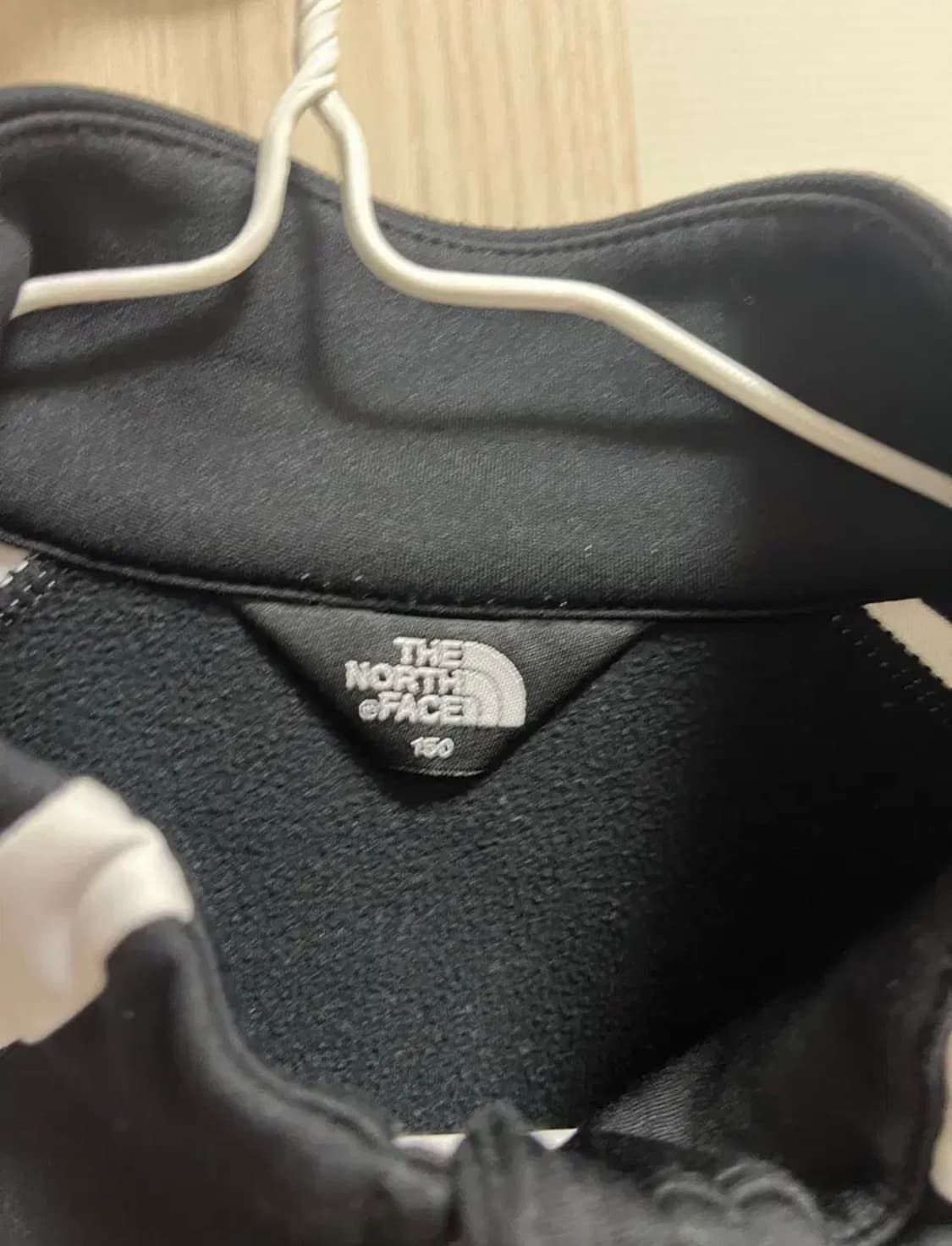 노스페이스 블랙/화이트 트레이닝 집업 져지 상품이미지2