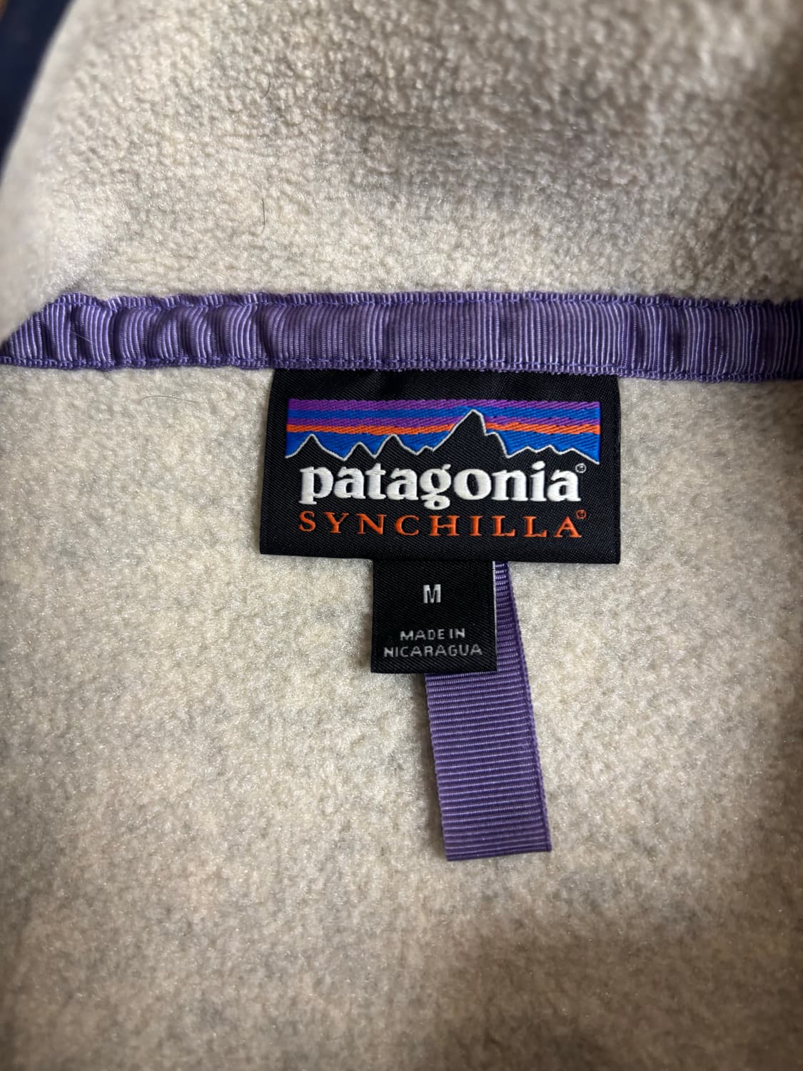 파타고니아  헤비웨이트 신칠라 오트밀 M사이즈 판매합니다. 상품이미지4