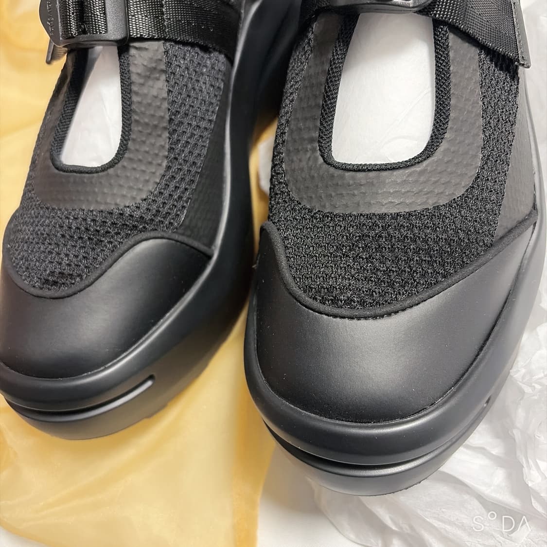 아카이브앱크 x 리본빛 플랫폼 스니커즈 250 상품이미지2