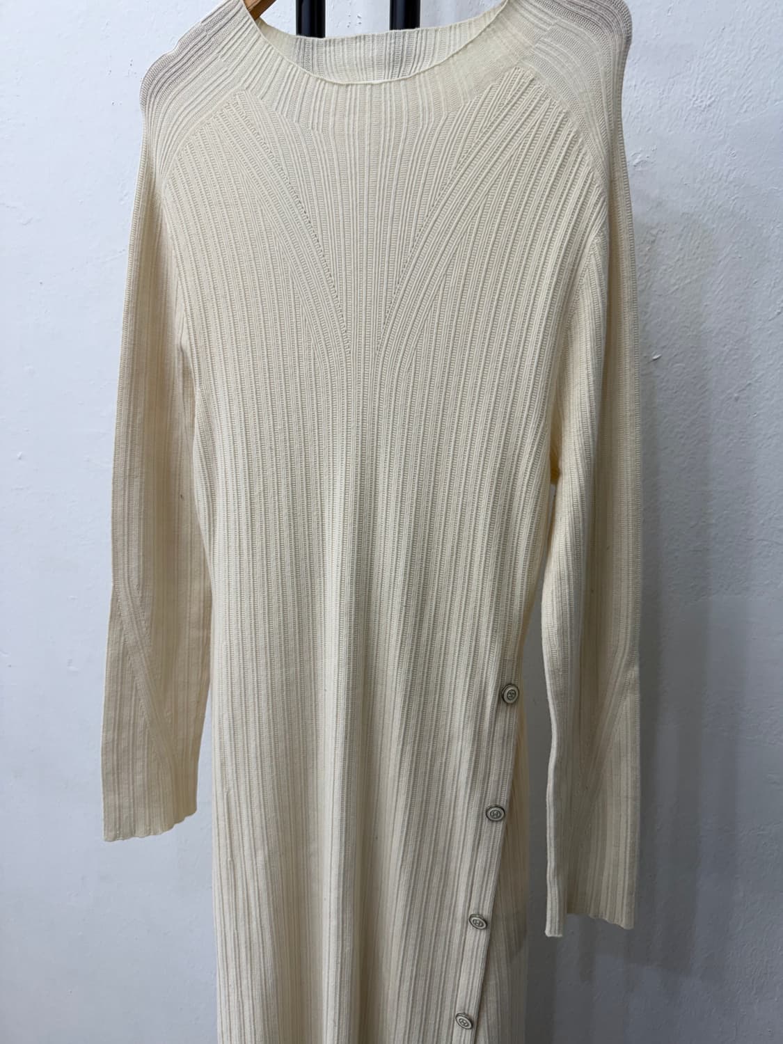 정품) 타임 한섬 20ss 아이보리 골지 니트 롱 원피스 90F 상품이미지3