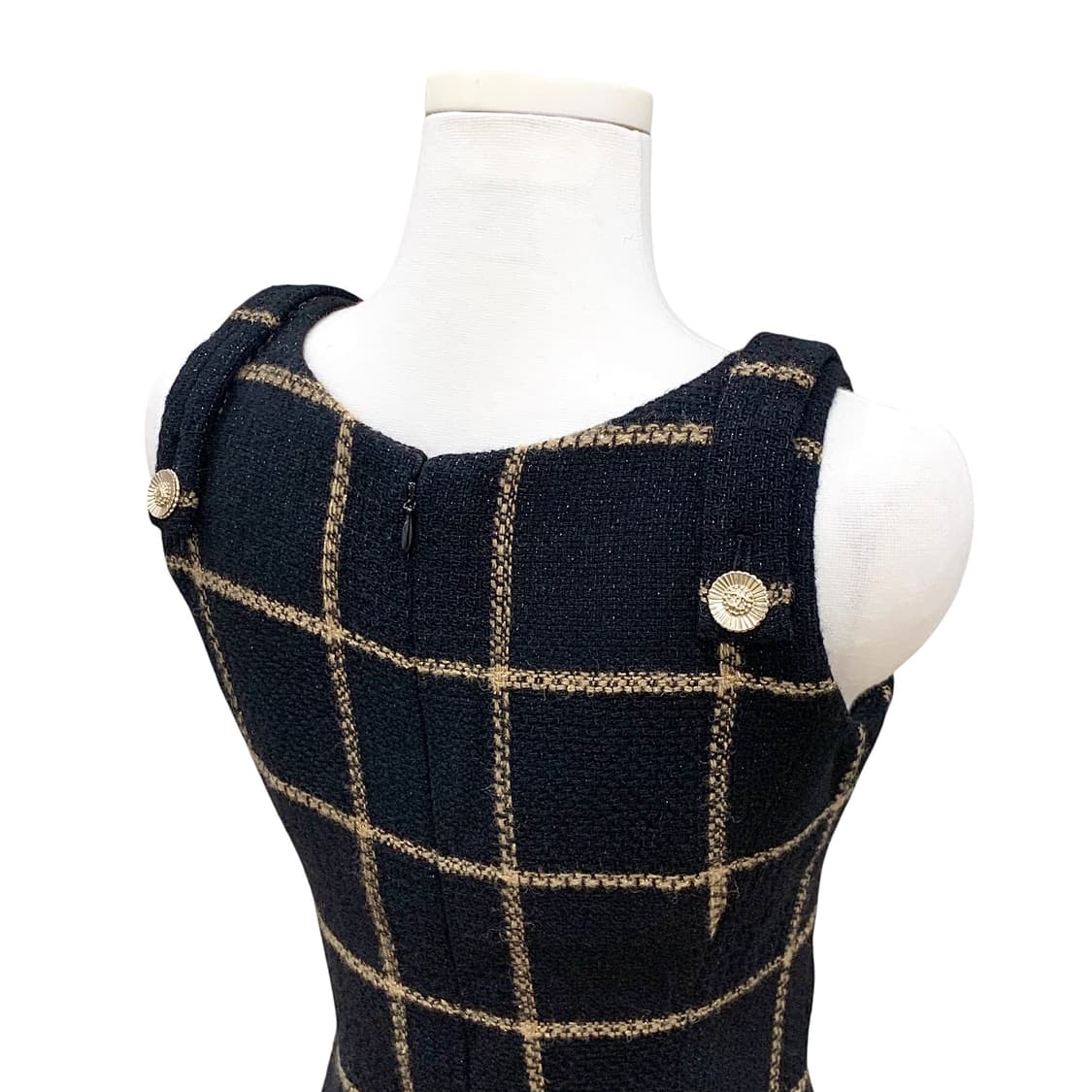 샤넬 CC 골드 버튼 트위드 민소매 미디 원피스 상품이미지4