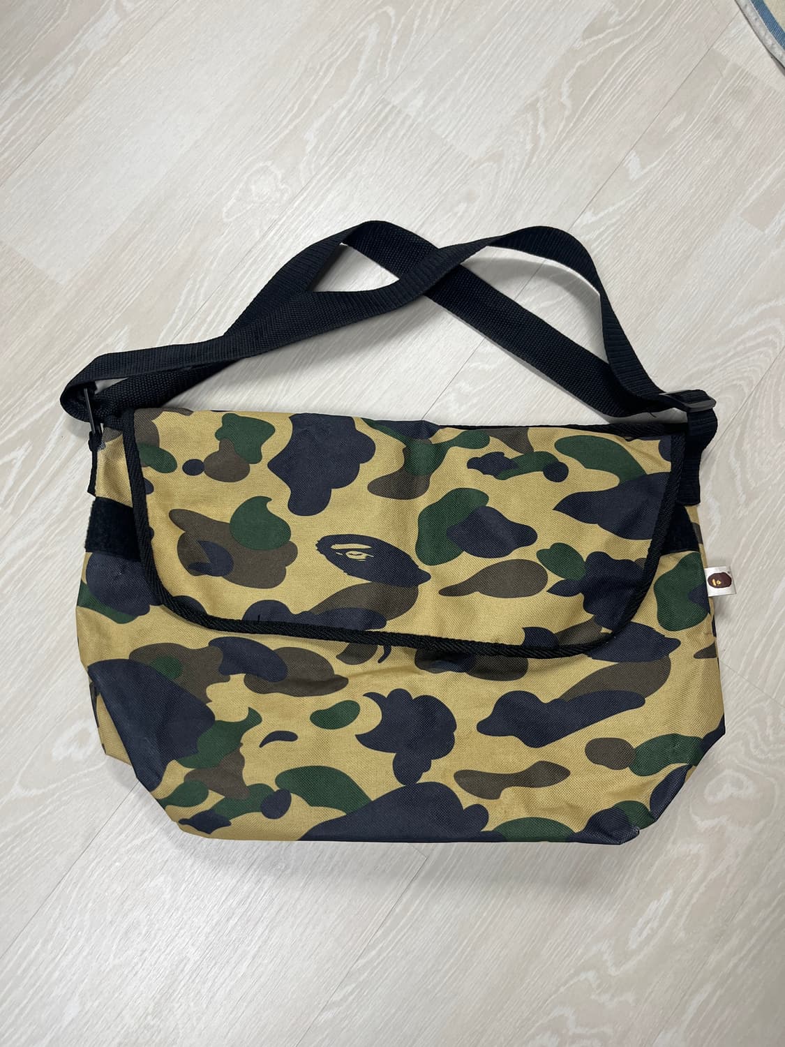 베이프 BAPE 카모 숄더백 상품이미지1