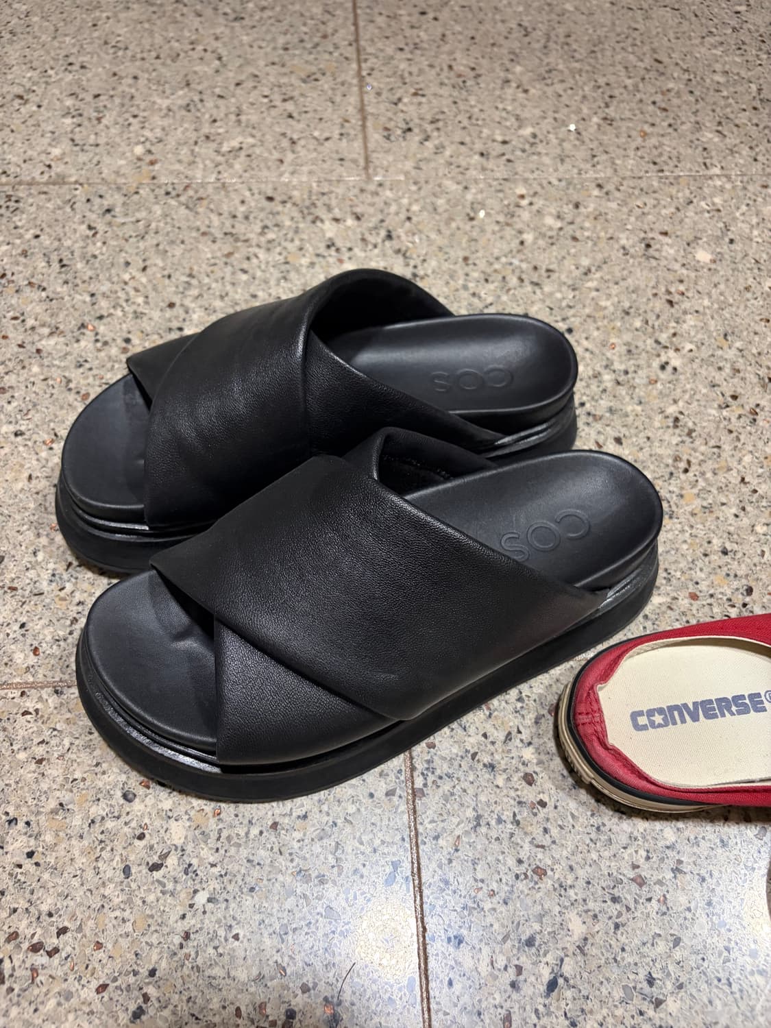 cos 플랫폼 슬라이드 36 여성 상품이미지1