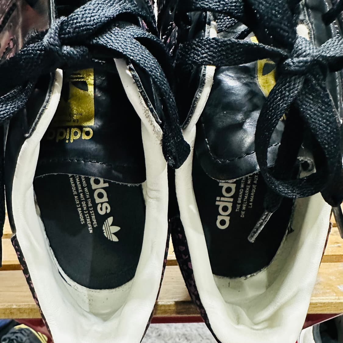 280) 아디다스 운동화 남성  남자 신발 슈퍼스타 블랙 스타 프린팅 상품이미지8