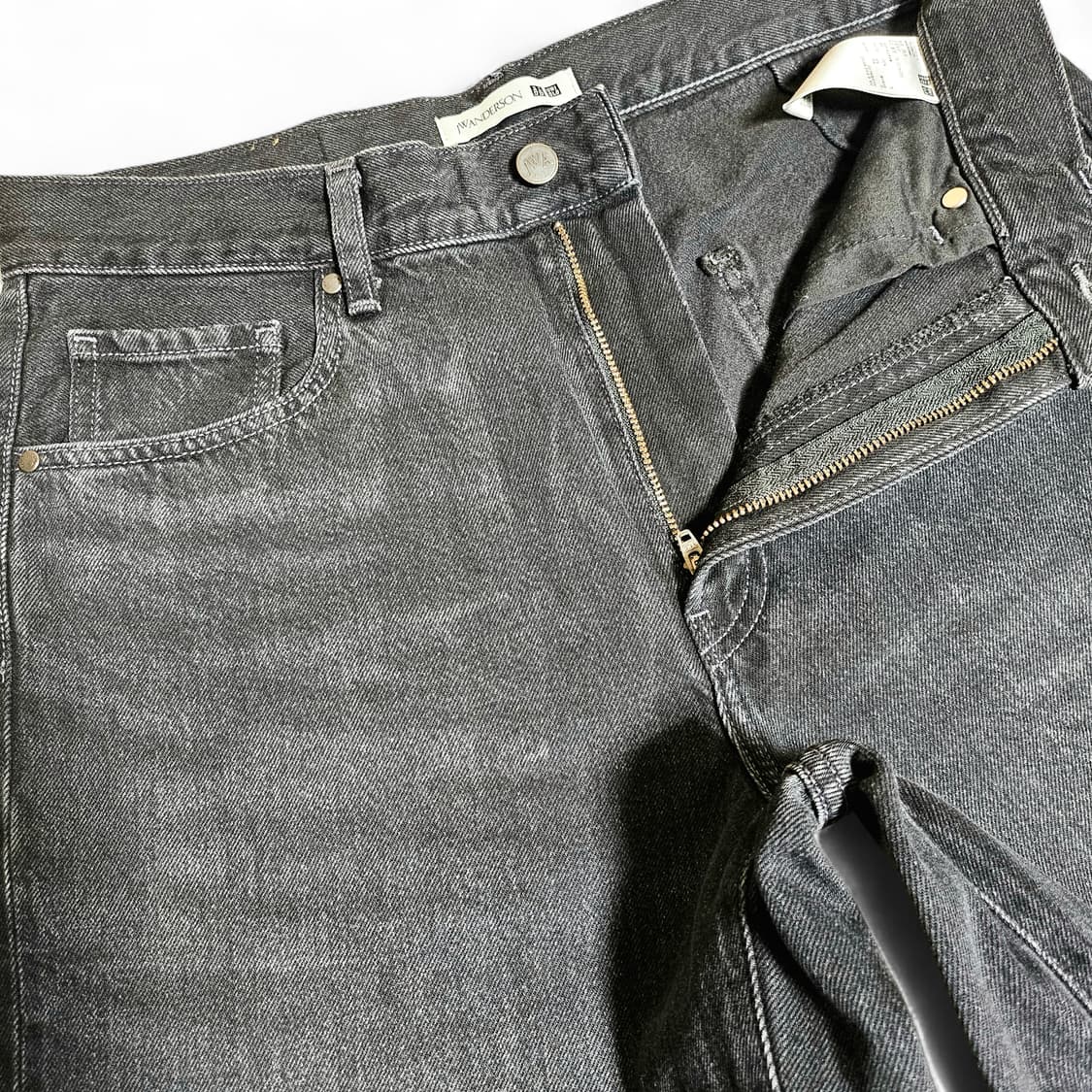 [31][유니클로XJ.W앤더슨] 와이드 핏 데님 다크그레이 상품이미지4