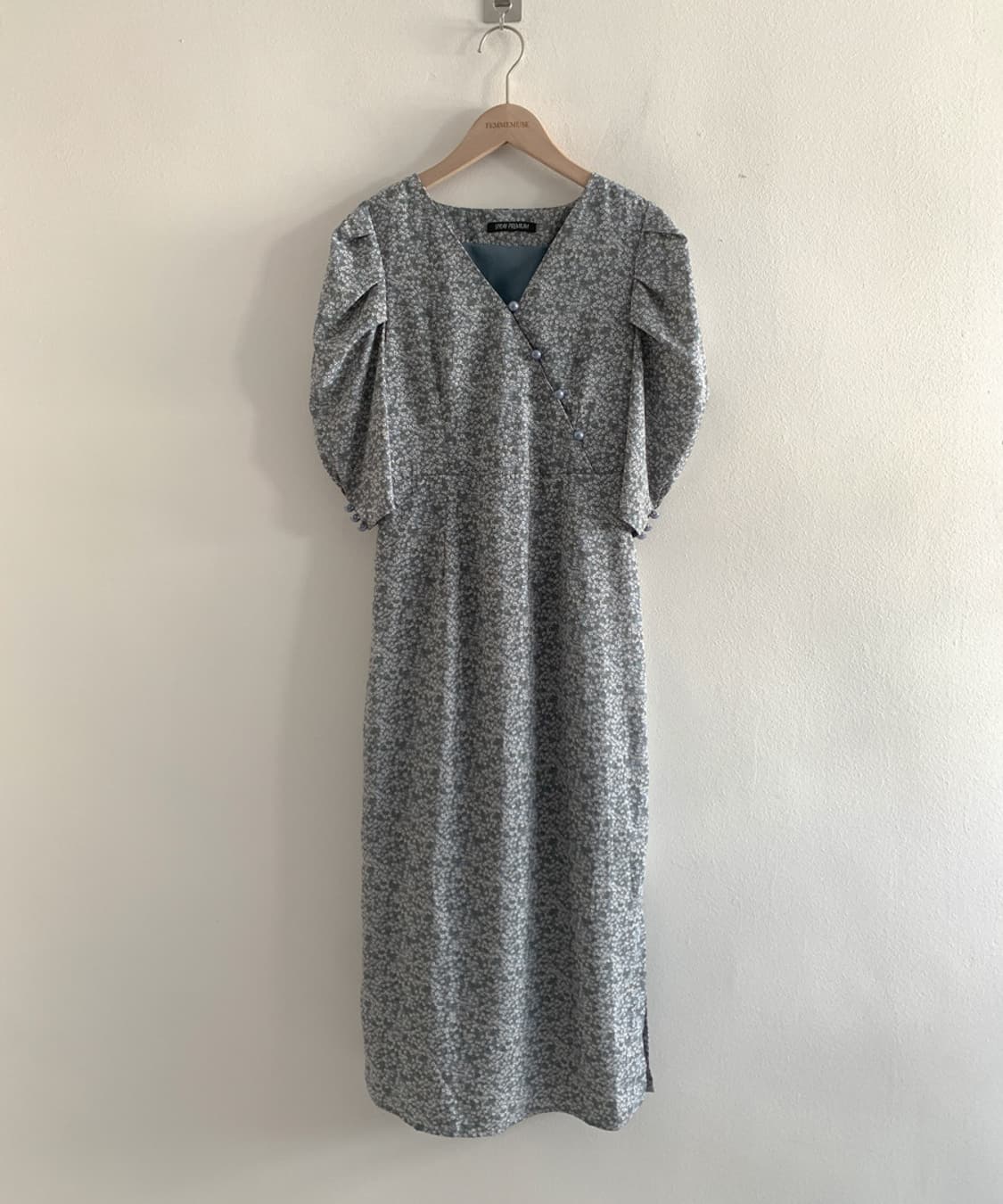 Flower Unbalance Pearl Button Dress 상품이미지1