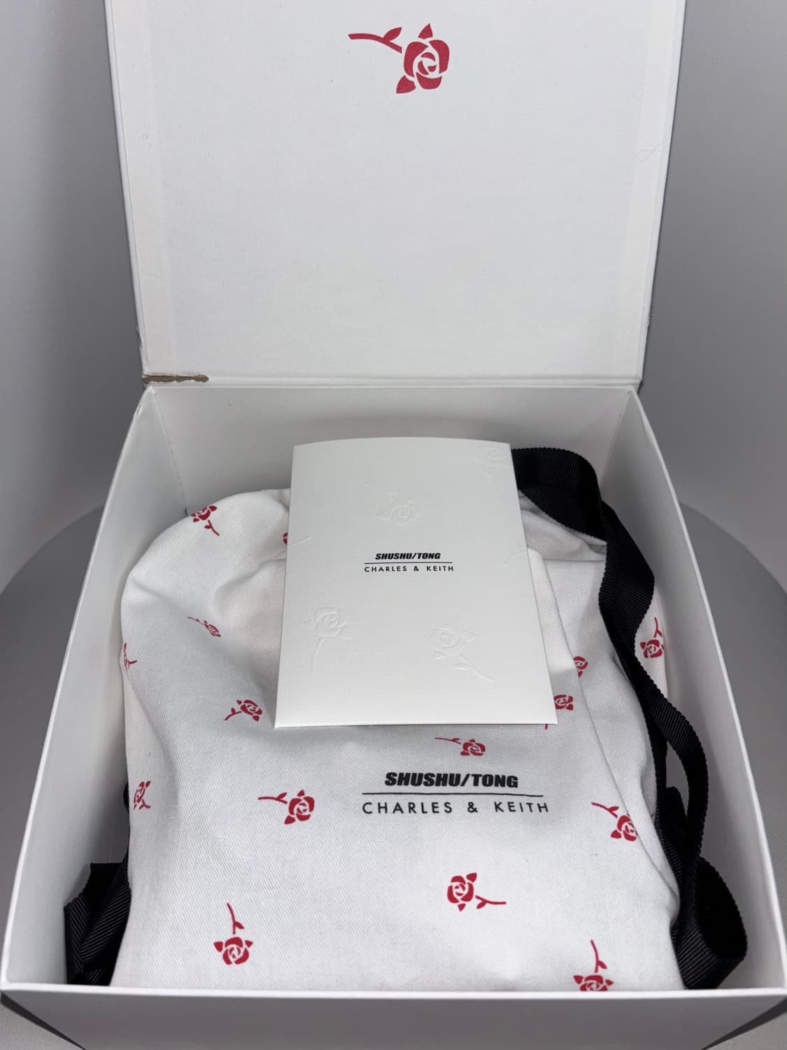 [새상품]슈슈통 x 찰스앤키스 레더 로즈 모티브 숄더백 상품이미지5