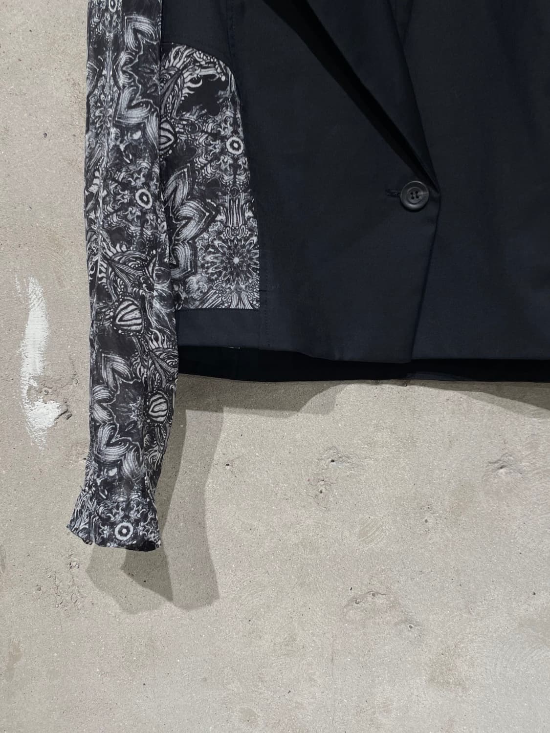 헬무트랭 블랙 쉬폰 1B 크롭 블레이저 상품이미지4