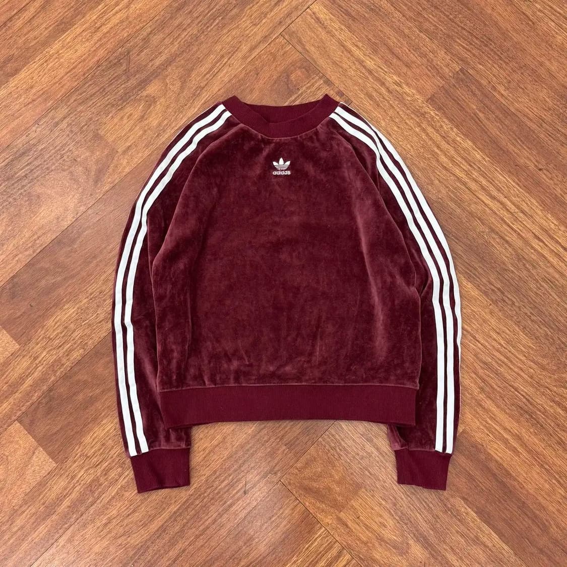 여성용 XS 아디다스 버건디 트레포일 크루 맨투맨 티셔츠  상품이미지1