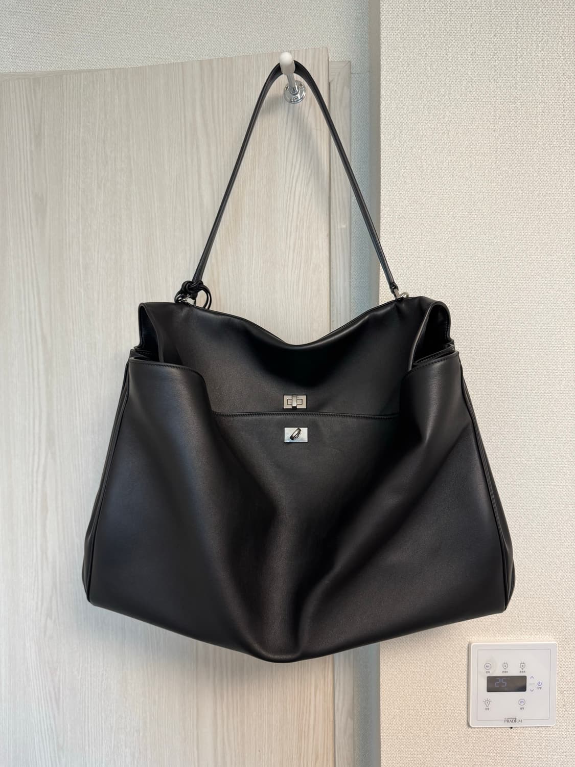 발렌시아가 로데오백 가방 엑스라지 XL 상품이미지1