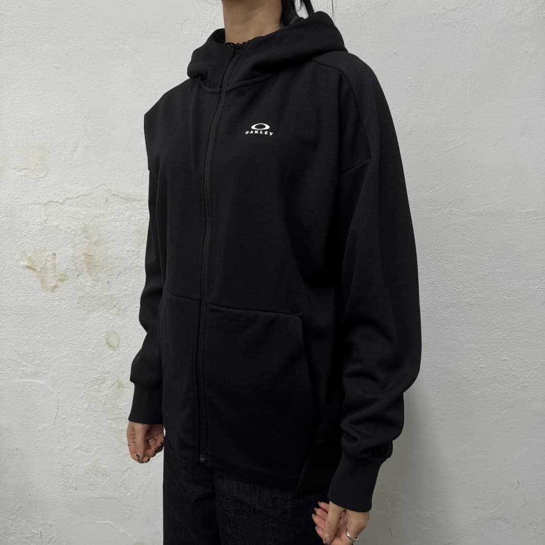오클리 블랙컬러 폴리에스터 혼방 테크 서클로고 뉴버전 후드 집업 자켓 상품이미지1