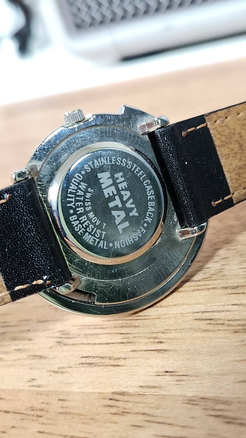 # 빈티지 레트로 헤비매탈 하이텍디자인 시계 레어시계 급처 상품이미지4