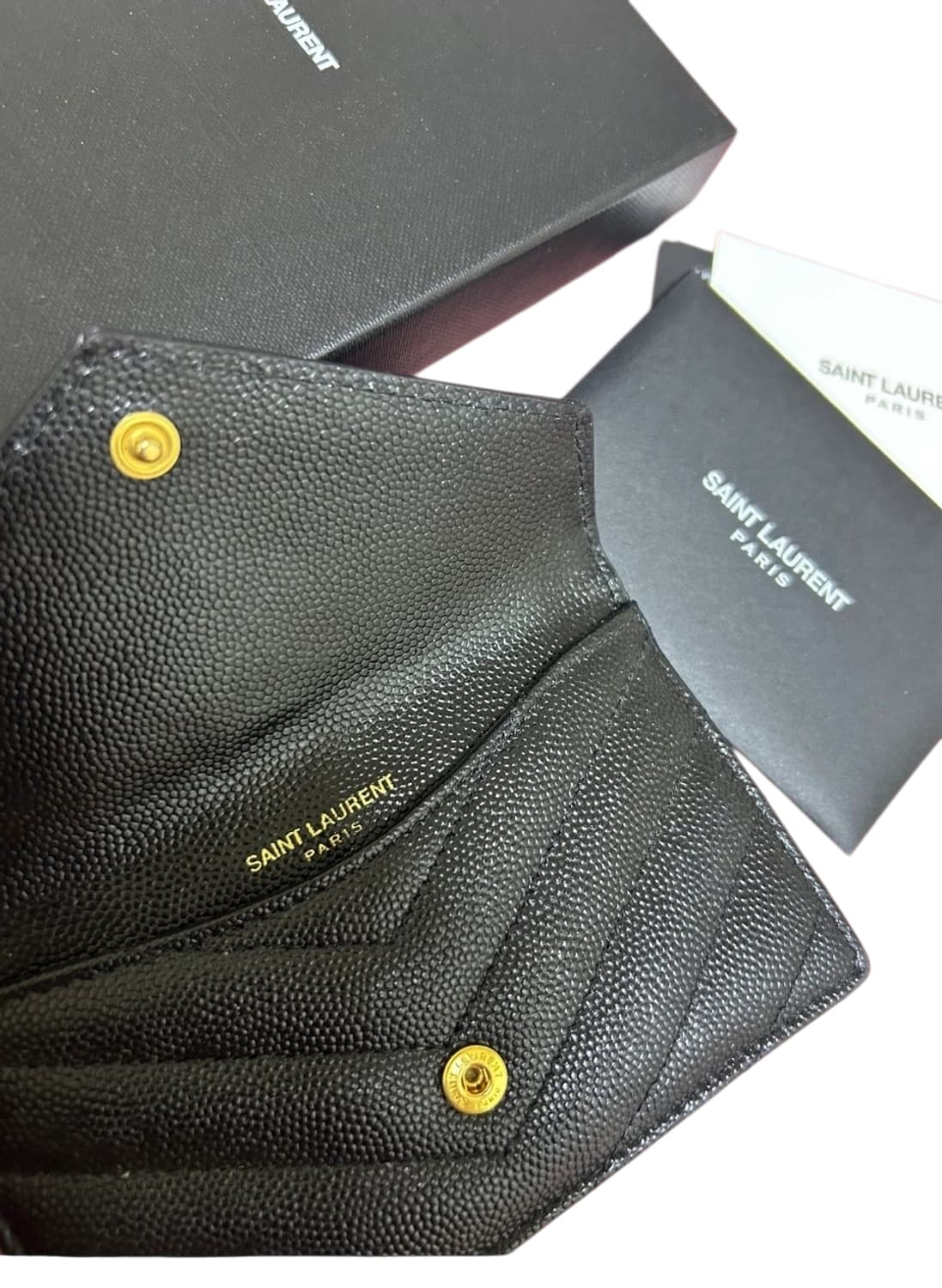 생로랑 마틀라세 블랙 금장 카드지갑 풀박스 팝니다 상품이미지3