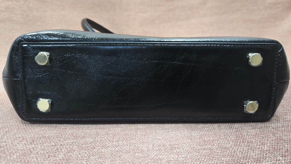 루이까또즈 미착용제품 블랙레더 숄더백 상품이미지6