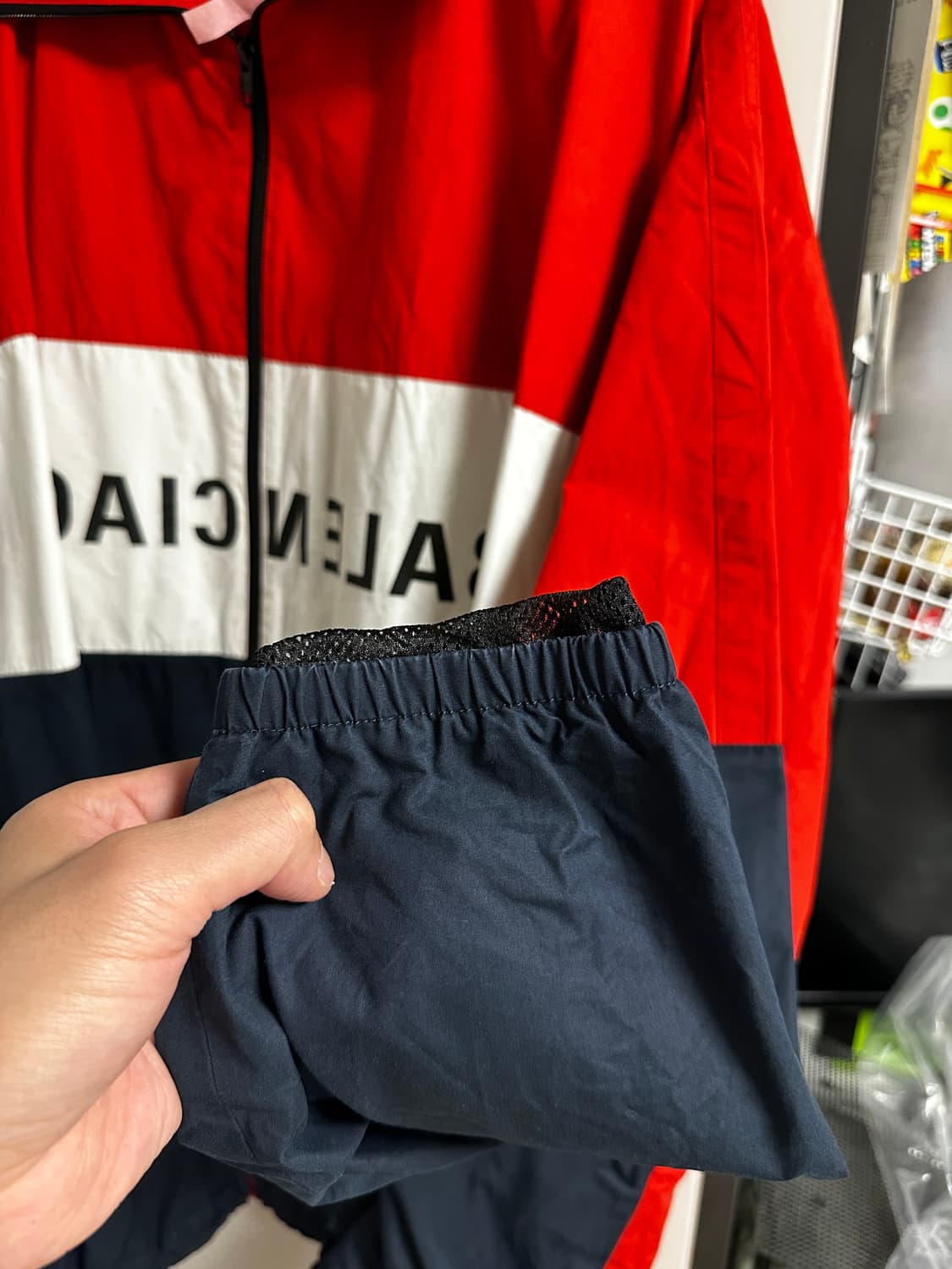 발렌시아가 미러 로고 포플린 바람막이 L 사이즈 오버핏 (23fw) 상품이미지3