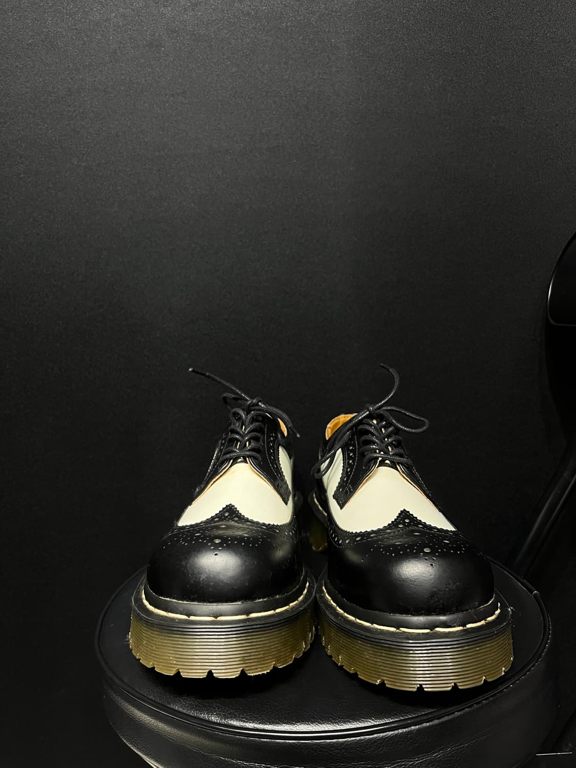 닥터마틴 블랜앤화이트 스므스 로퍼 상품이미지2