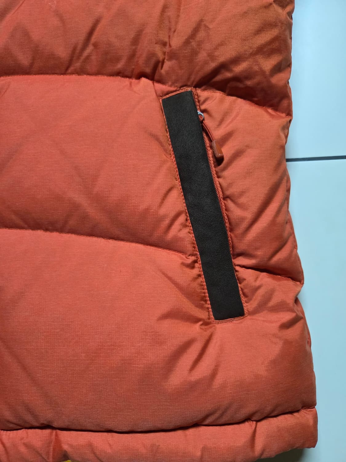 아이더 여성 덕다운 조끼 패딩 상품이미지3