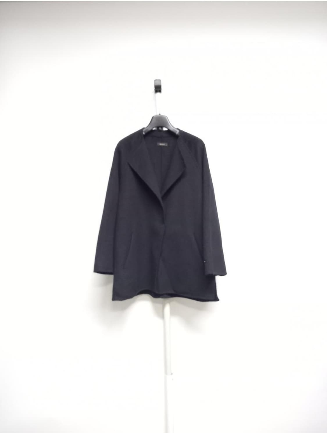 아니베에프 핸드메이드 블랙 하프코트 66.77 상품이미지1