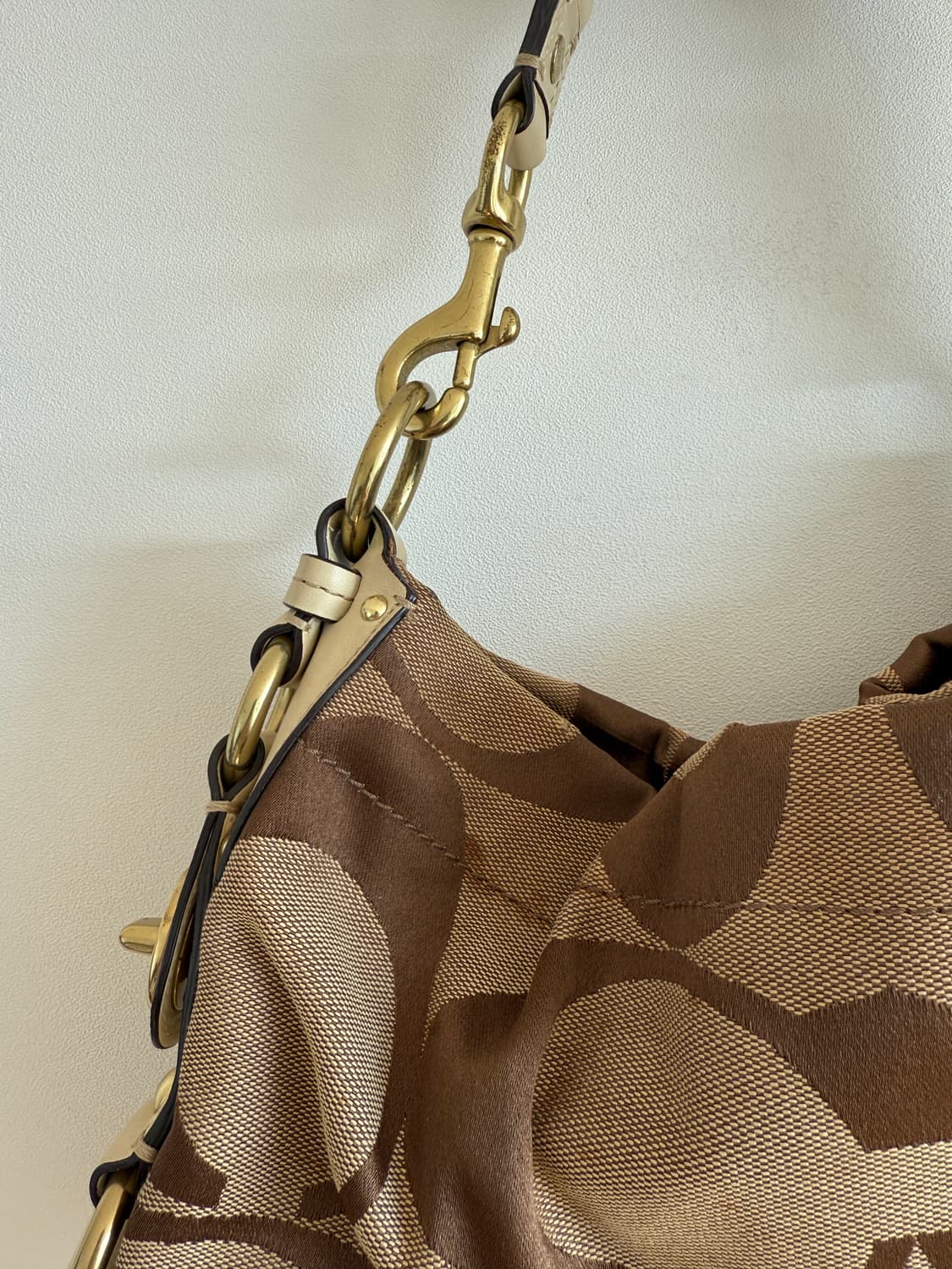 코치(COACH) 모노그램 숄더백 상품이미지4