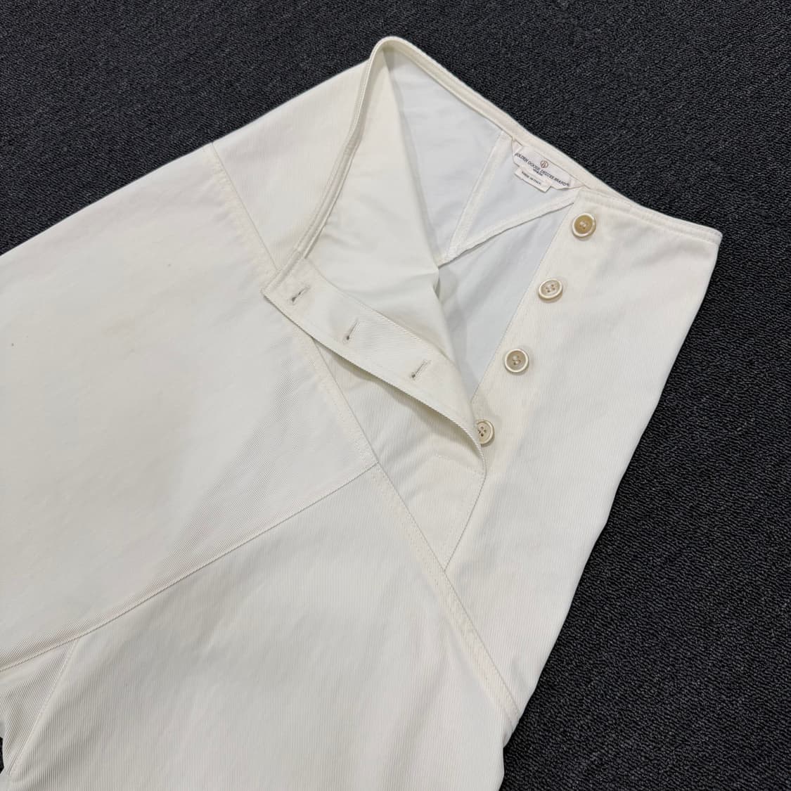 골든구스 비대칭 사선버튼 와일드 큐롯팬츠 상품이미지4