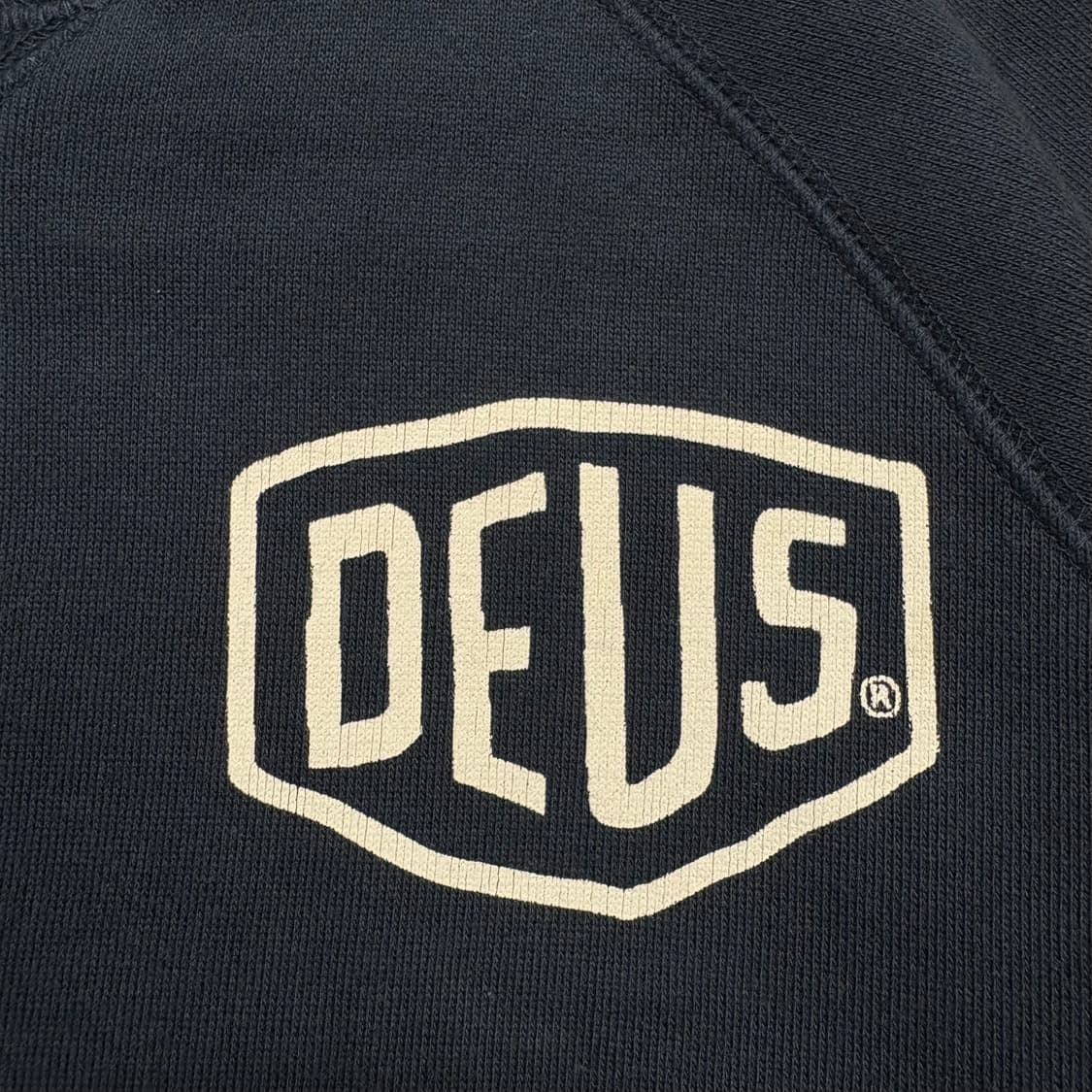 데우스 엑스마키나 맨투맨 상품이미지5