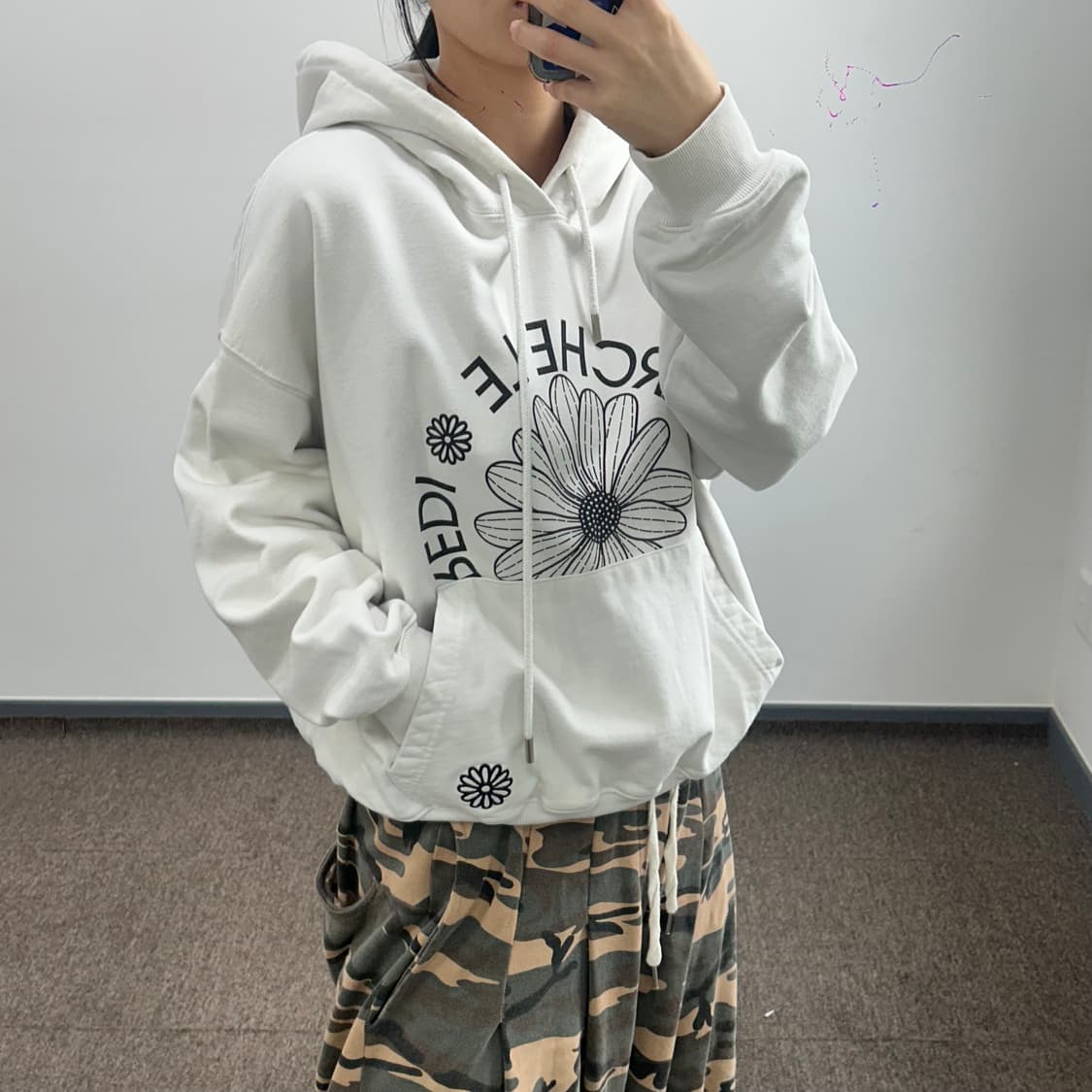 Mardi Mercredi 마르디메크르디 블랙 로고 화이트후드티 상품이미지2