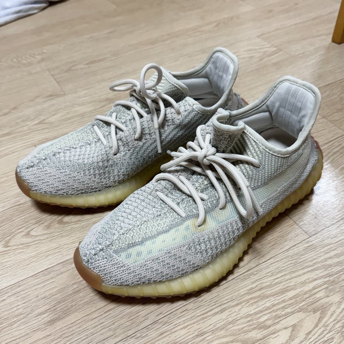 아디다스 이지부스트 350 V2 시트린 270 상품이미지8