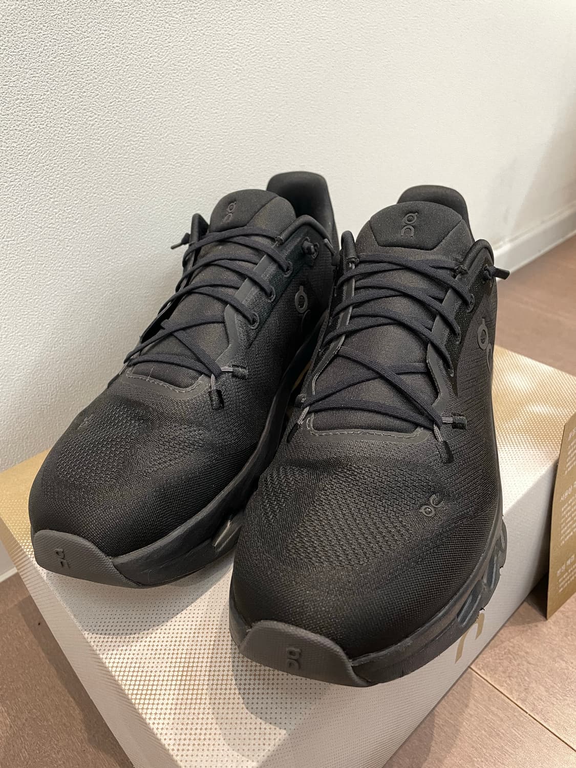 온러닝 클라우드 틸트 이클립스 블랙 270 상품이미지3