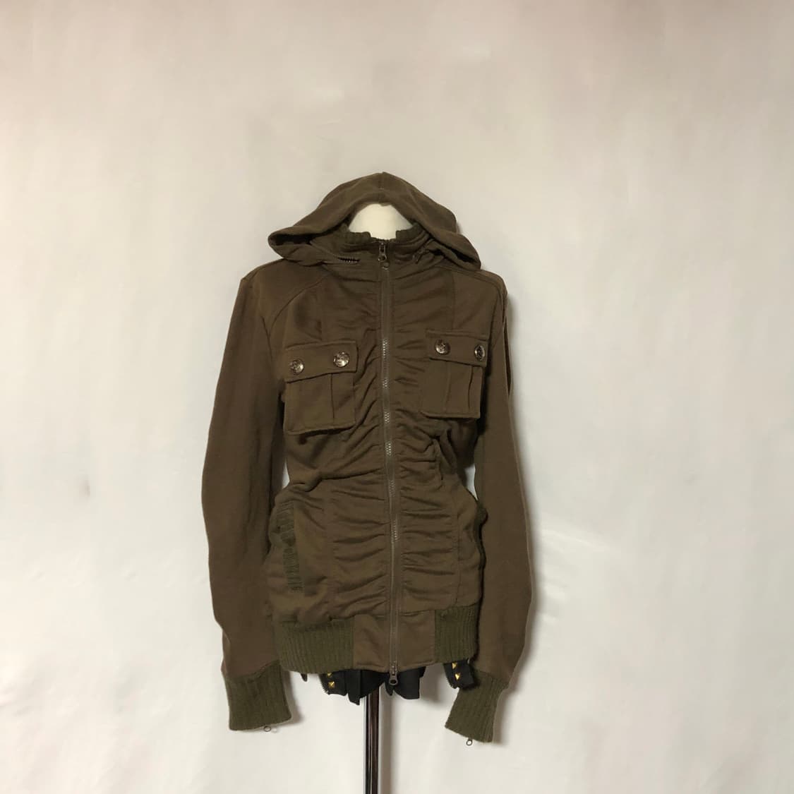 리브 버튼 후드 집업 브라운 상품이미지4